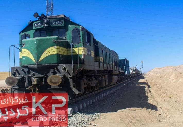 ریل گذاری راه آهن کردستان به ایستگاه پایانی رسید/عکس: هژیر الله مرادی