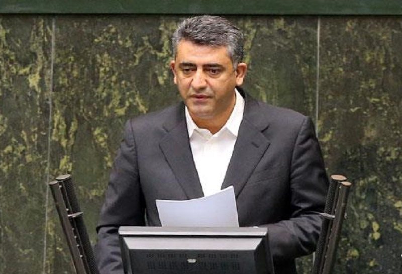 فرشادان: صنعت نامی بیگانه در کردستان / انتظارمان از رییس جمهور آوردن کُردها از حاشیه به متن است