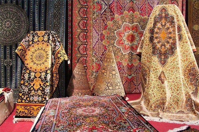 اشتغالزایی ٢٥ هزار نفری  صنعت فرش دست بافت  در خوی/ تنها ٣ هزار نفر بیمه شده اند