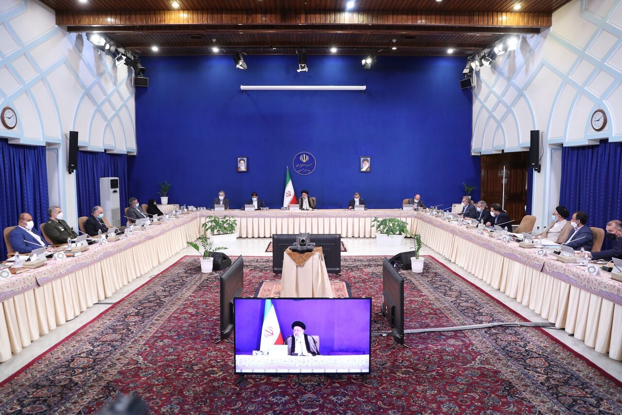 رئیسی: وزارتخانه‌های صمت، جهاد و دادگستری نظارت بر قیمت‌ها را دنبال کنند