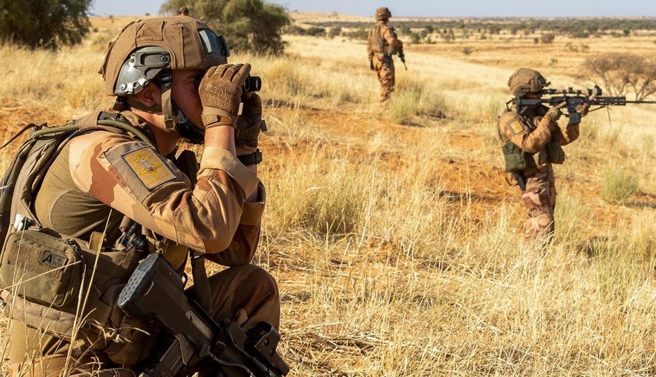 لە مەخموور هێزێکی فەڕەنسا هێرشیان کردە سەر گرووپێکی داعش