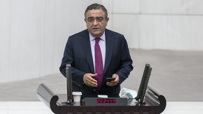 حق ندارید قتل عام حلبچه، زخم عمیق کردها را کوچک بشمارید