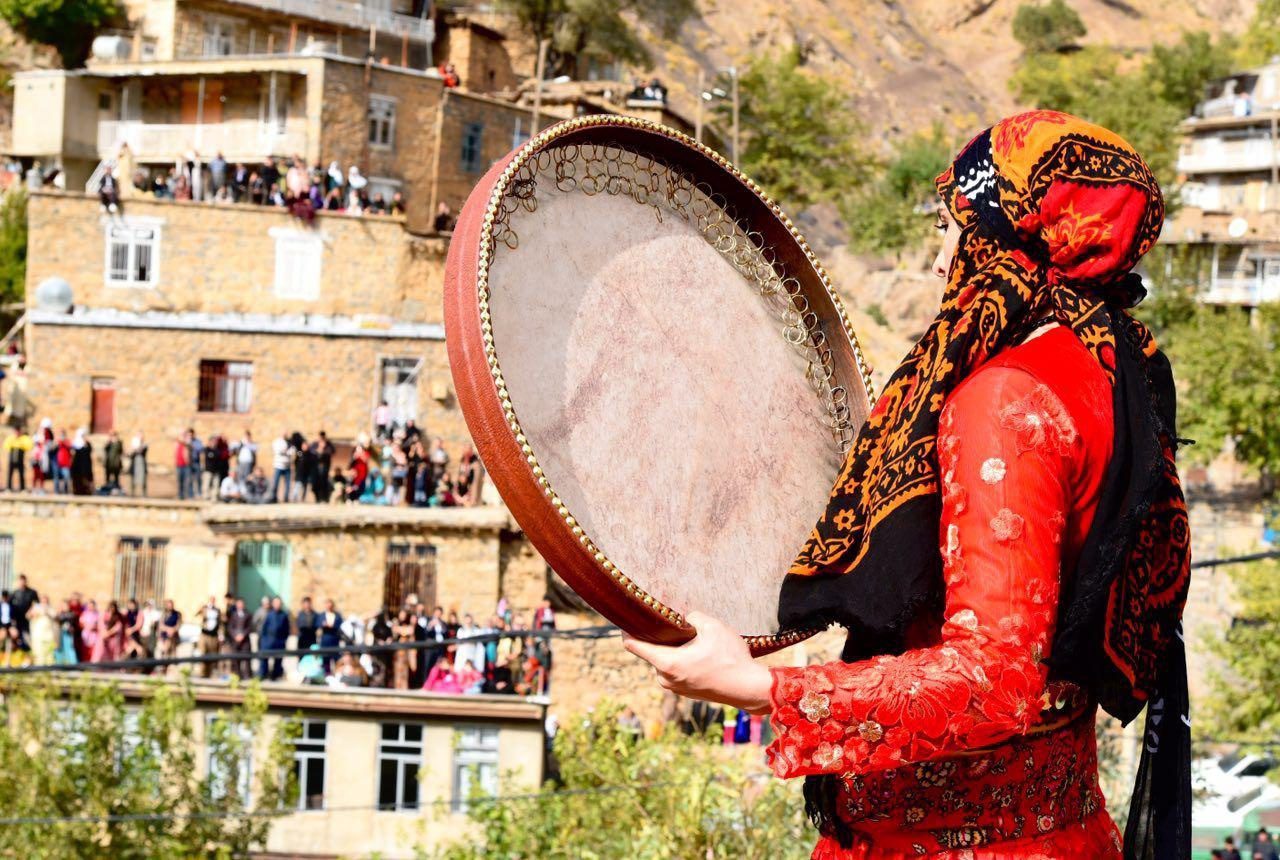 نقش رویدادهای اجتماع محور در توسعه  گردشگری غرب کشور   / رامین پی بردی