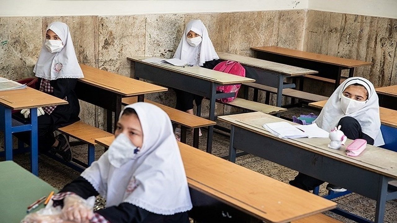 بزرگترین نگرانی در وضعیت موجود کرونا باز بودن مدارس است