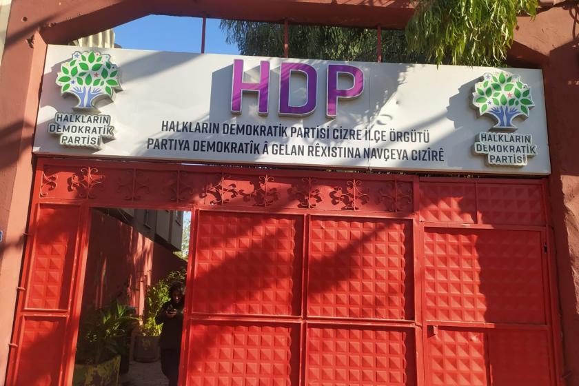 حمله پلیس به ساختمان استانی HDP در شرناخ