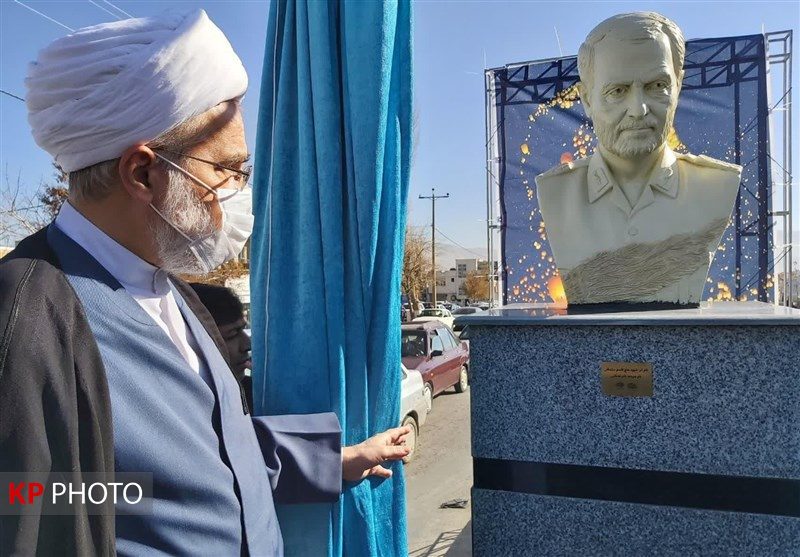 سردیس سردار شهید حاج قاسم سلیمانی در سنندج رونمایی شد