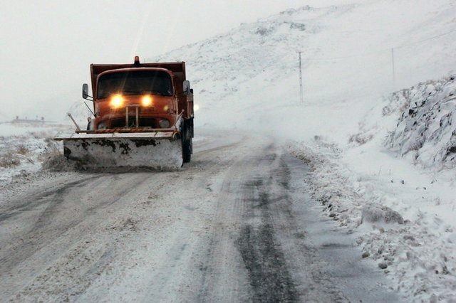 تنها ١٩ راه روستایی مسدود در استان باقی مانده است