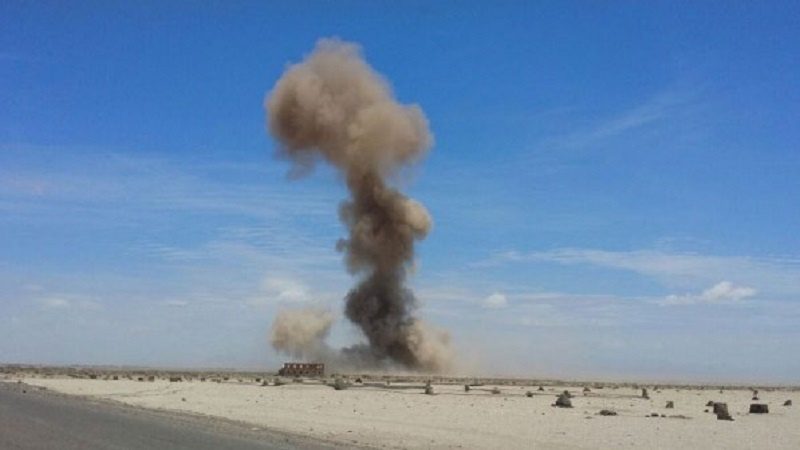 War remnants kill 6 in Iraq's desert