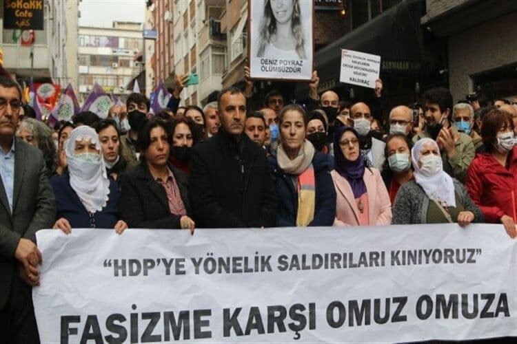 ما با تهدید و کشتار عقب نشینی نمی کنیم/AKP را به زباله دان تاریخ می اندازیم