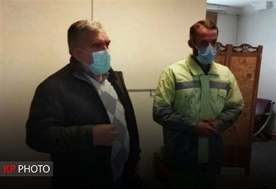 پاکبان امانتدار ارومیه ای دستنبد طلا را به صاحبش بازگرداند