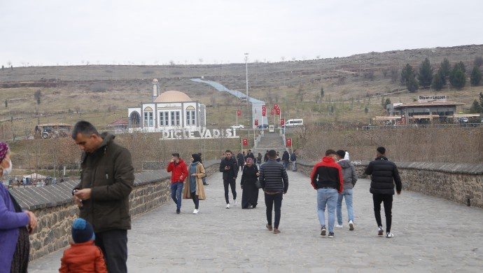 دیاربکر مال کُردهاست و حکومت حق ندارد مناطق آن را به نام «دولت باغچه لی» نامگذاری کند