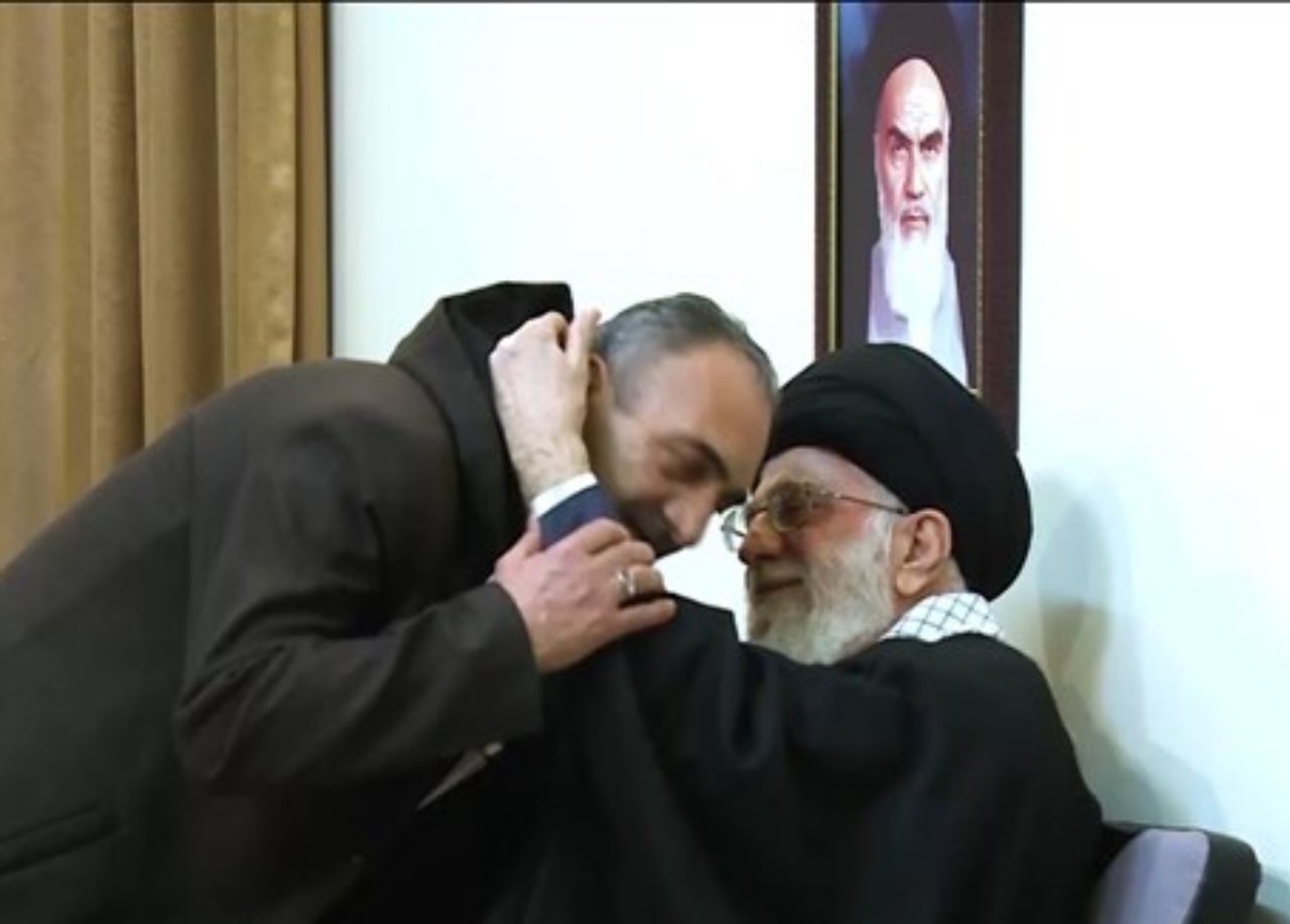 قهرمان کتاب خاطرات عصرهای کریسکان دار فانی را وداع گفت