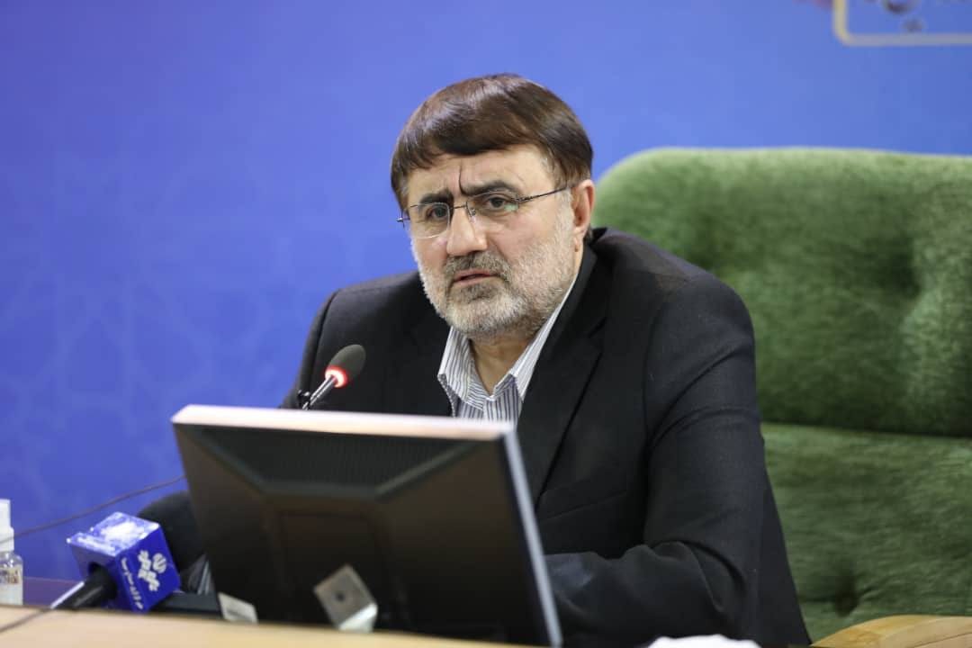 وامدار کسی نیستم و مدیران را خودم انتخاب می‌کنم