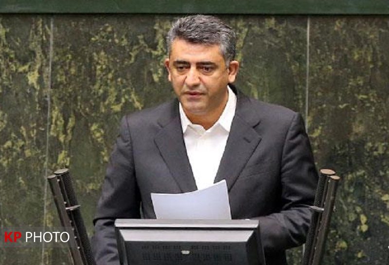 فرشادان: شهرها و روستاهای کردستان در آستانه بحران انسانی قرار دارند