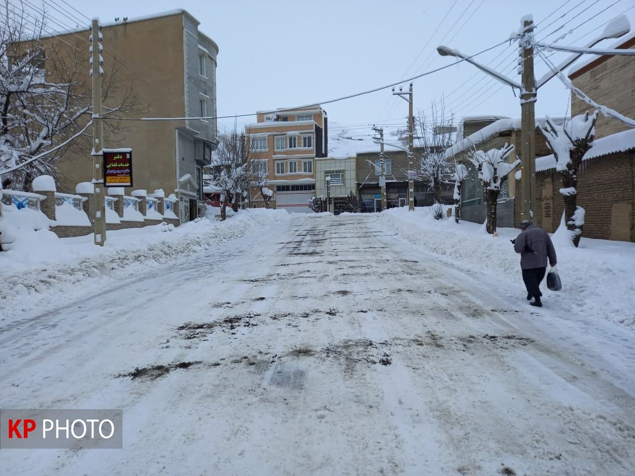 خدمات رسانی روان در پیرانشهر پس از  بارش برف