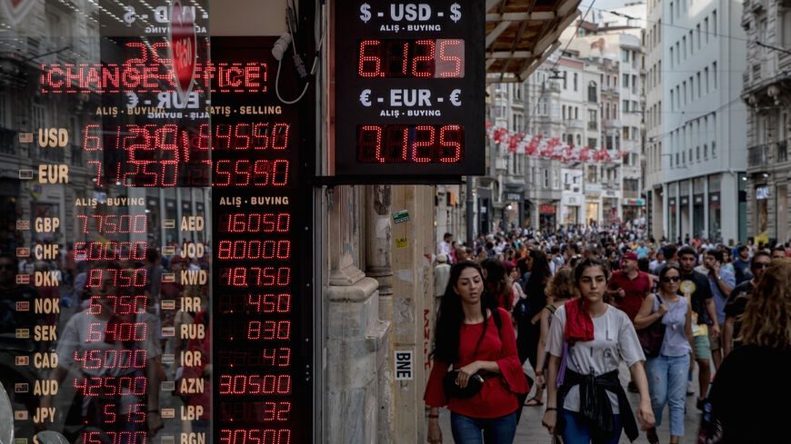 Pro-Erdogan business leaders anxious about Turkey's economy / Mustafa Sonmez