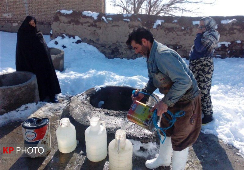 مردم  ٥١ روستای سلماس آب شرب  را از برف ها تامین می کنند!