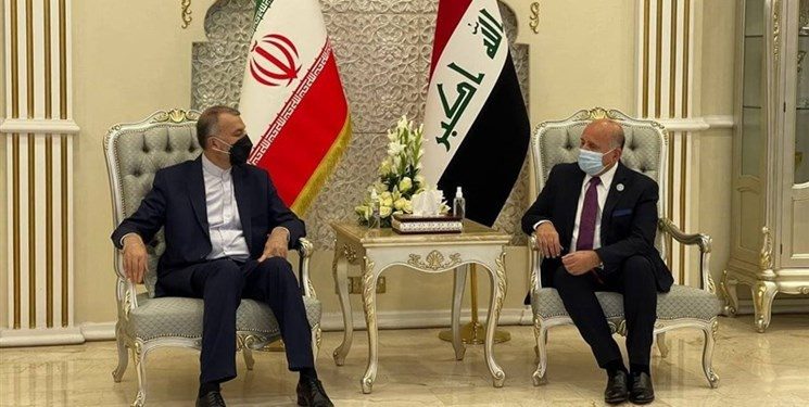 Iranian, Iraqi FMs discuss bilateral ties on phone