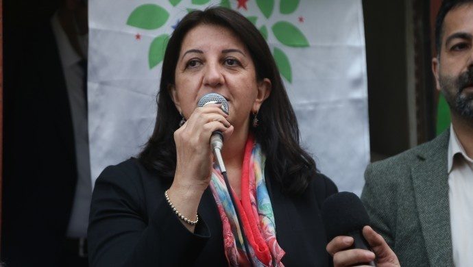 هدف از حمله به HDP ایجاد رعب و وحشت است/کردها سر تسلیم فرود نمی آورند