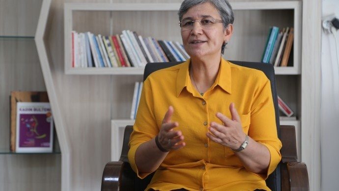 انتقال زندانیان سیاسی زن کُرد از زندان الازیغ به 4 زندان دیگر