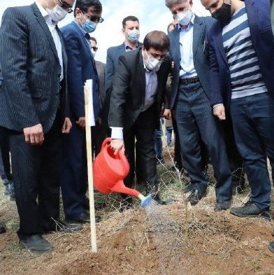 استاندار متفاوت / بهزاد خالوندی