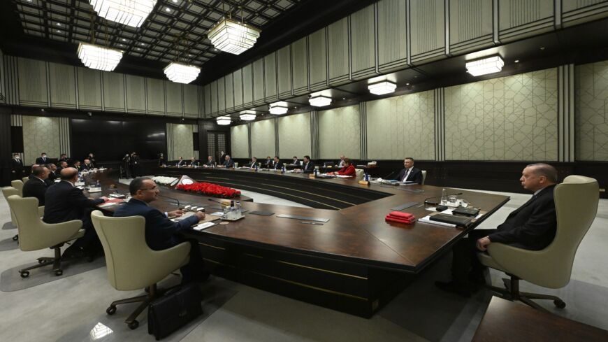 How Ukraine crisis undermines Turkey's economic program / Sebnem Turhan