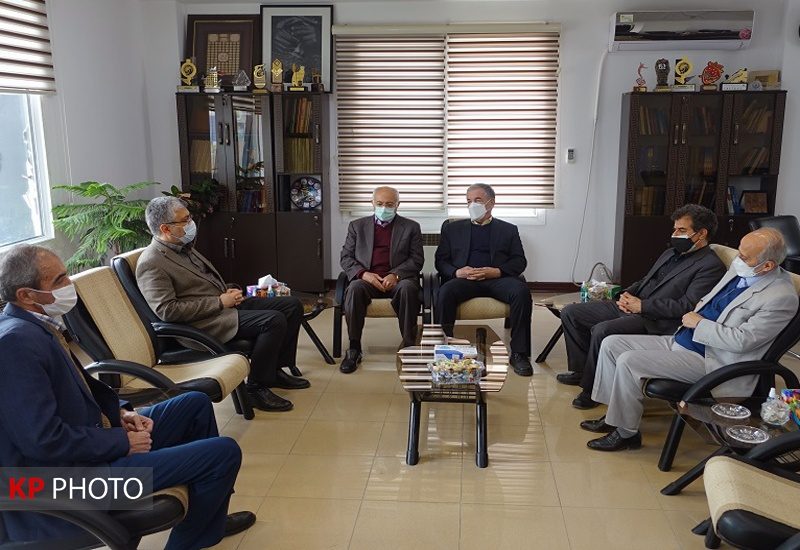 ازهاری: مرزی بودن کردستان نقش مهمی در توسعه صادرات غیرنفتی کشور دارد