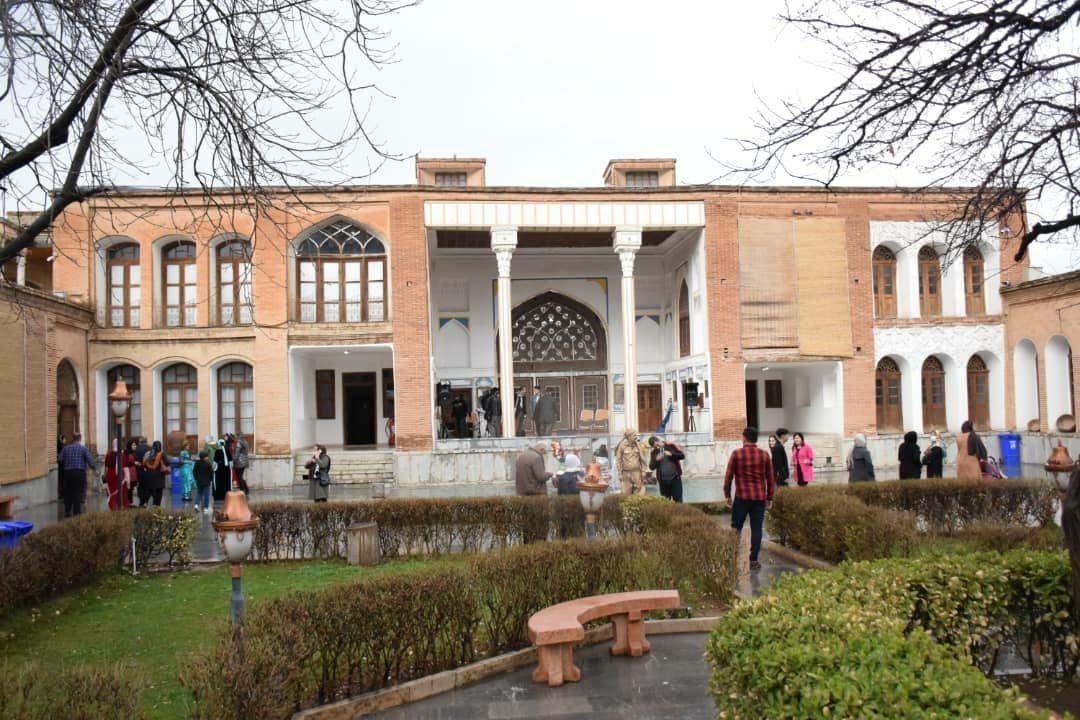 خروج ٩٥٤٦ مسافر از مرزهای کردستان/۳۱۵ هزار مسافر از جاذبه‌های گردشگری کردستان بازدید کردند