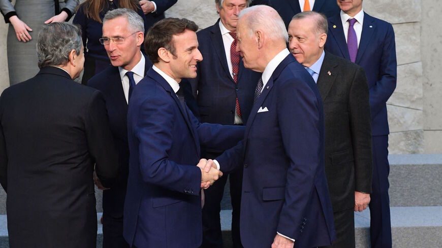 Erdogan gets no meeting with Biden at NATO Ukraine summit / Amberin Zaman