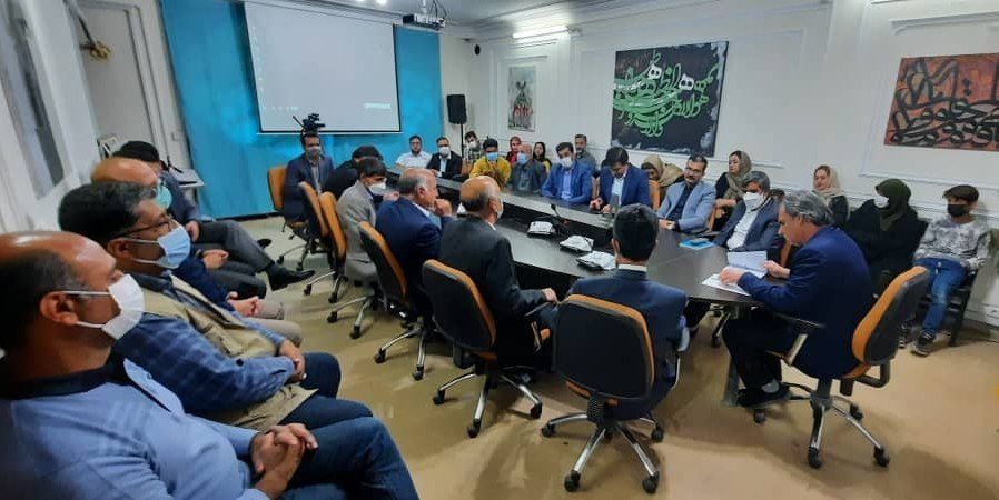 کتاب «حدیث بیقراری مهران» رونمایی شد