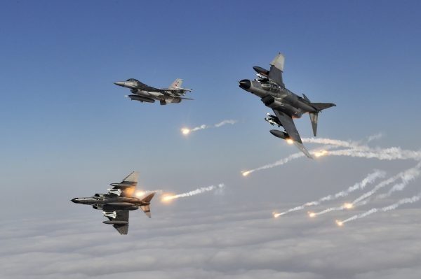Turkish jets bomb mountain in Duhok