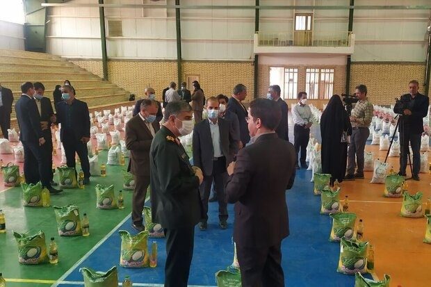 توزیع ۳۰ هزار بسته معیشتی در بین نیازمندان ایلامی در رمضان