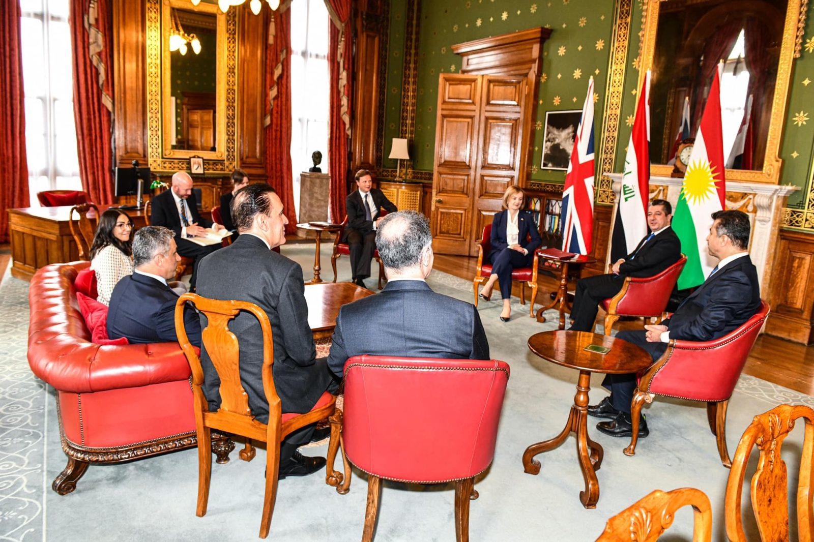 دیدار مسرور بارزانی و وزیر خارجە انگلیس دربارە روابط اربیل و بغداد