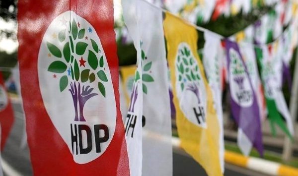 در ترکیه هنوز تفاوت فرهنگی و قومی و زبانی از نظر اجتماعی و سیاسی پذیرفته نشده است