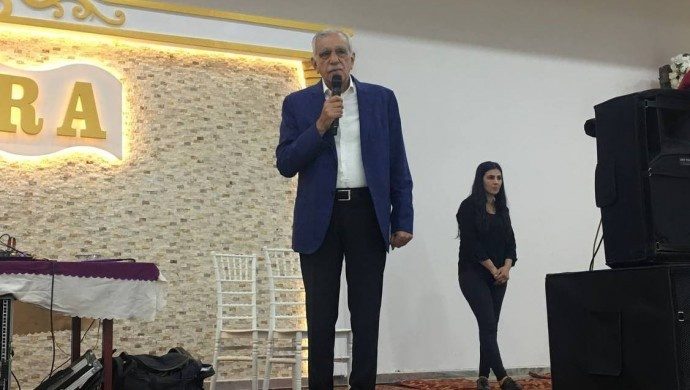رفتار پارتی بر خلاف خواست همه کرد ها است