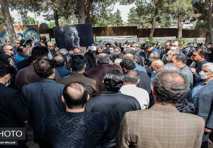 گزارش تصویری _ آیین خاکسپاری دکتر جواد کریمی موسس دانشکده تربیت بدنی کرمانشاه و استاد موسیقی سنتی