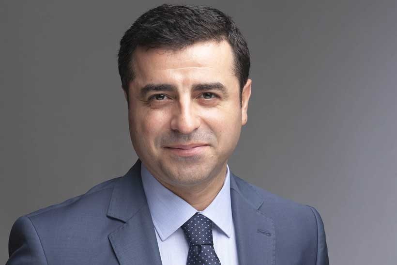 دمیرتاش روشنفکران و رهبران اپوزیسیون را به تلاش برای تغییر ساختاری حکومت دعوت کرد