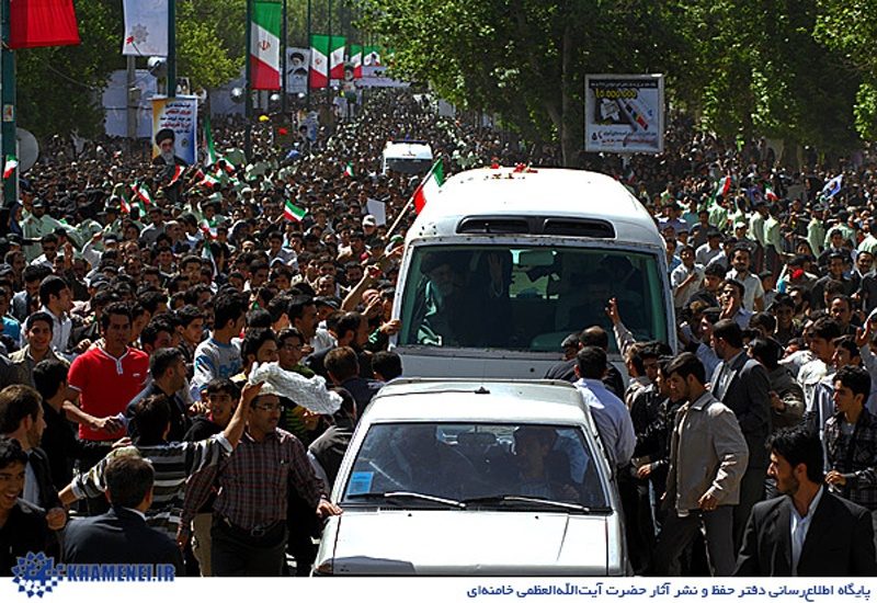 بازخوانی سفر‌ تاریخی  رهبری به کردستان در ۲۲ اردیبهشت ۸۸