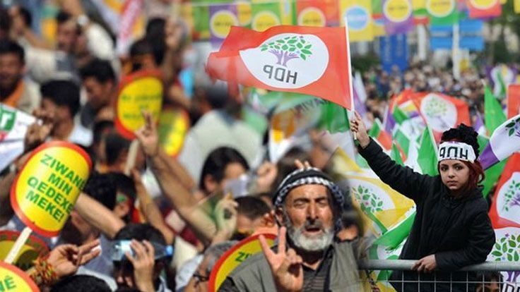 HDP  لغو مراسم، کنسرت ها و نمایش های زبان کردی از سوی حکومت AKP را محکوم کرد