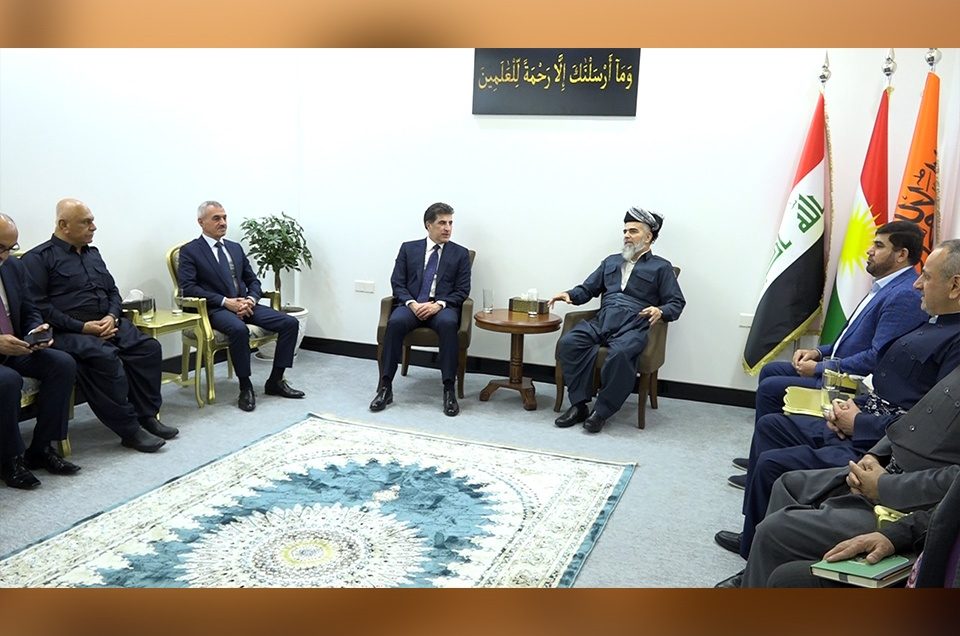 علی باپیر خطاب بە نچیروان بارزانی: برای حل مشکلات اقلیم بە حزب خودتان فشار وارد آورید