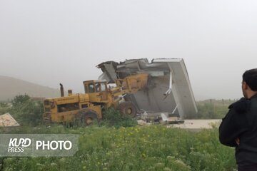 رفع تصرف بخشی از اراضی حاشیه سد مهاباد انجام گرفت