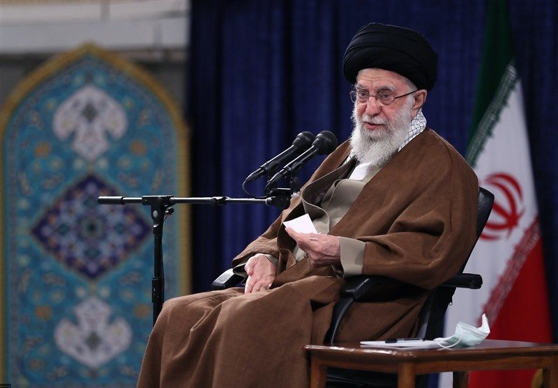 ڕێبەری باڵای ئێران: چینی گەنجی کۆمەڵگا پێویستی بە ناسینی ڕەهەندەکانی کەسایەتی ئیمامە