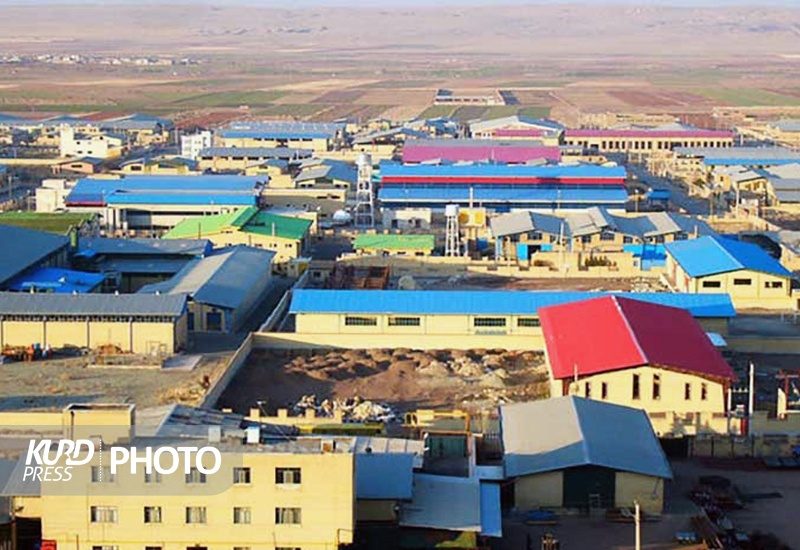 فاصله آمار رسمی اشتغال تا سخن مسئولان/ایجاد اشتغال در شهرک های صنعتی فقط بر روی کاغذ
