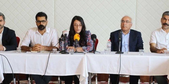 775 وکیل برای دیدار با زندانیان امرالی به دادگستری بورسا مراجعه کردند