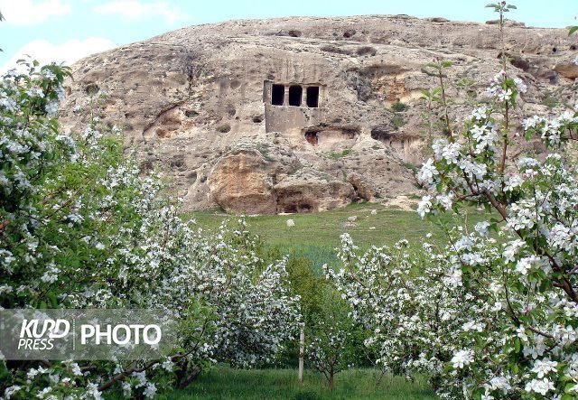 مسیر دسترسی به اثر باستانی «فقره قا» مهاباد آسفالت شد