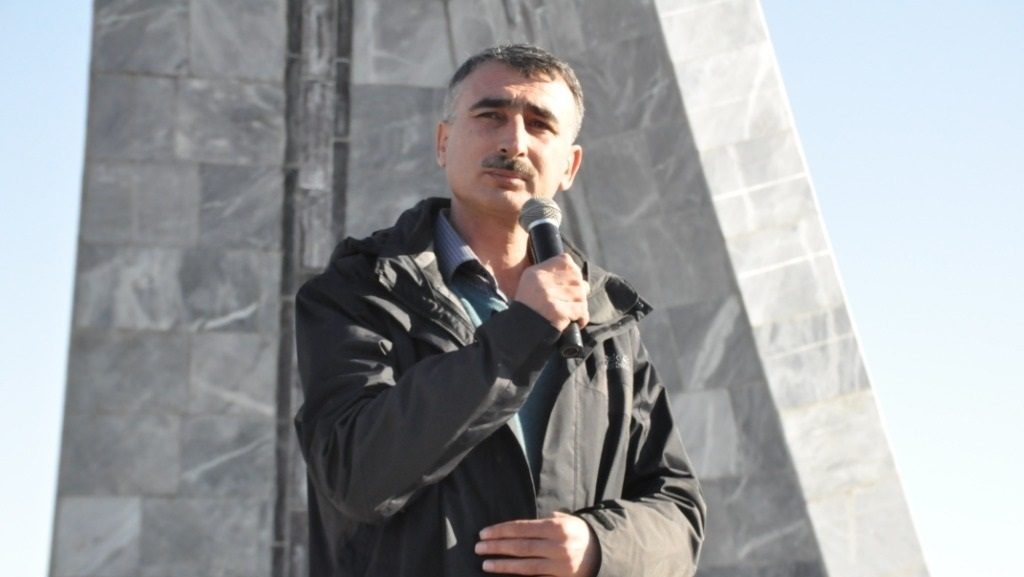 ئیدارەی خۆسەری کوردستانی سووریا کوژرانی بەرپرسێکی باڵای خۆی لە بۆردوومانەکەی دوێنی تورکیا ڕاگەیاند