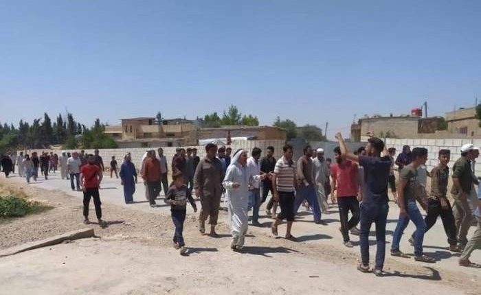 تظاهرات مردم‌ سریکانی بر علیه گروه‌های مسلح