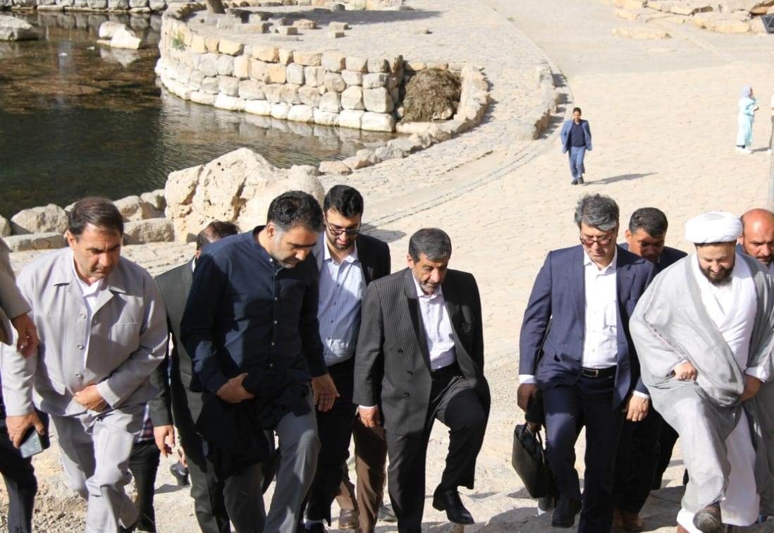 امکان بازدید  از کتیبه بیستون باید برای گردشگران فراهم شود
