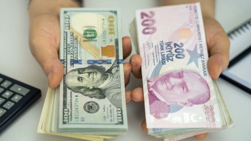 سقوط ارزش لیر: هر دلار به بالای 17.50 لیر رسید