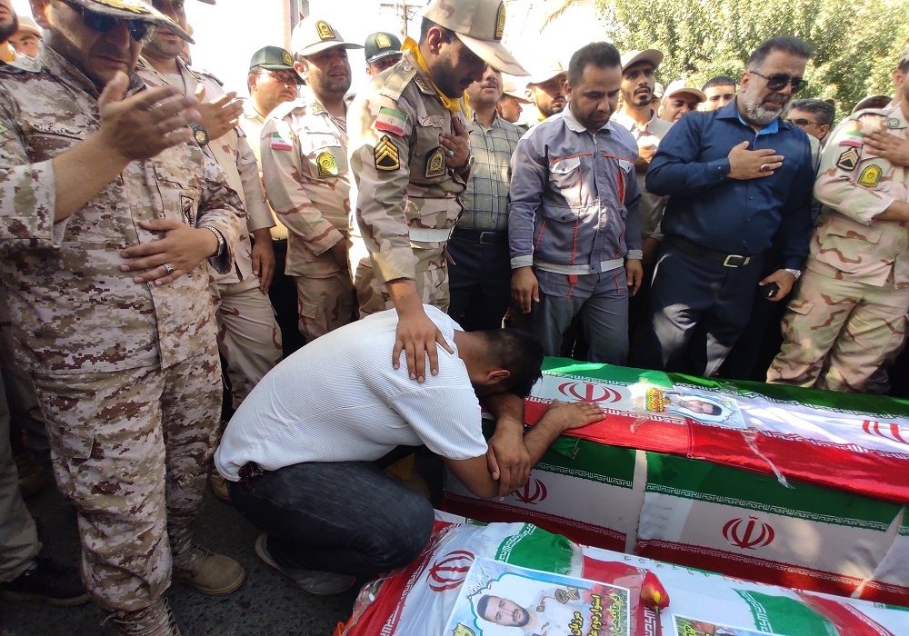 پیکر 2 مرزبان شهید در بانه تشییع شد